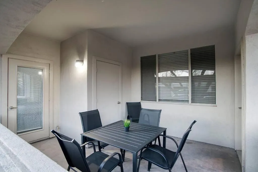 Modern 3-Br Condo In North Scottsdale