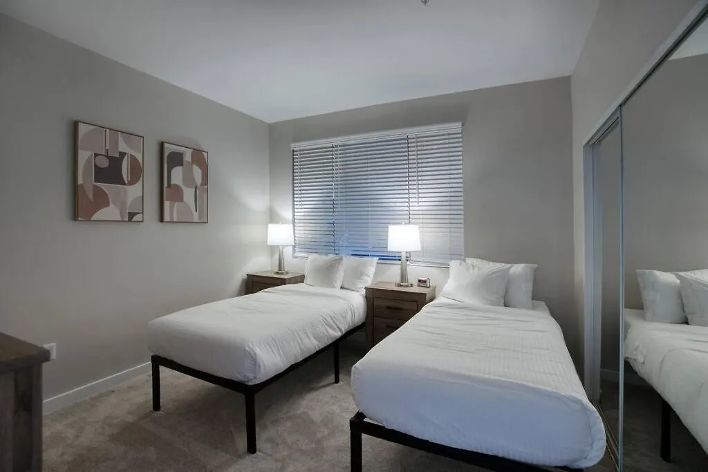 Apartment Modern 3-Br Condo In North Scottsdale